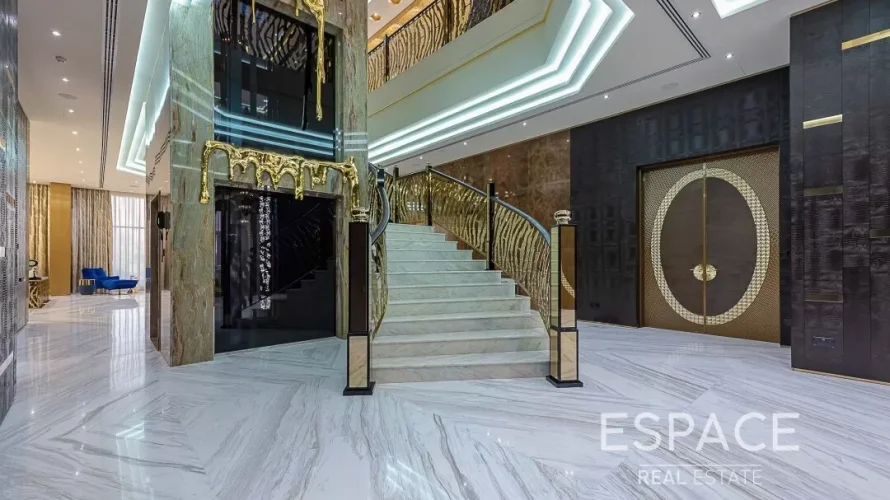 Villa de 6 chambres à Emirates Hills, UAE No. 1051 № 1