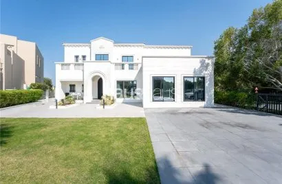 Villa de 4 chambres à Jumeirah Islands, UAE No. 771