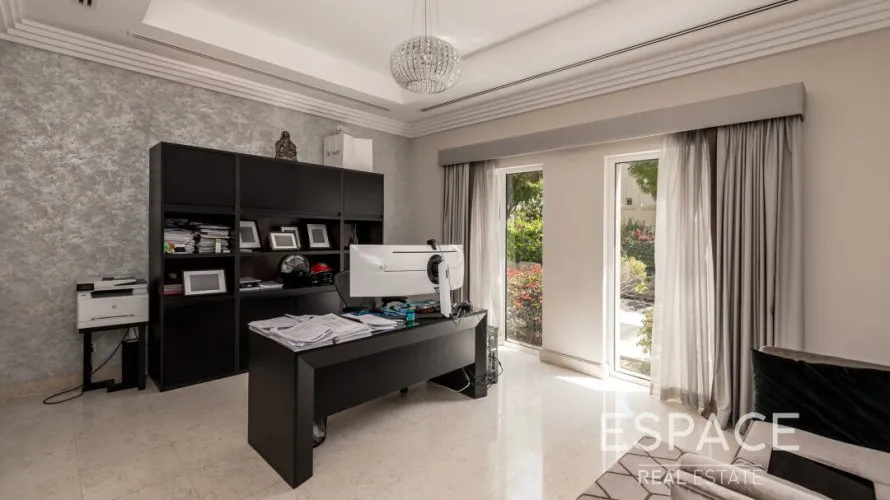 Villa de 6 chambres à Dubai, UAE No. 1028 № 2