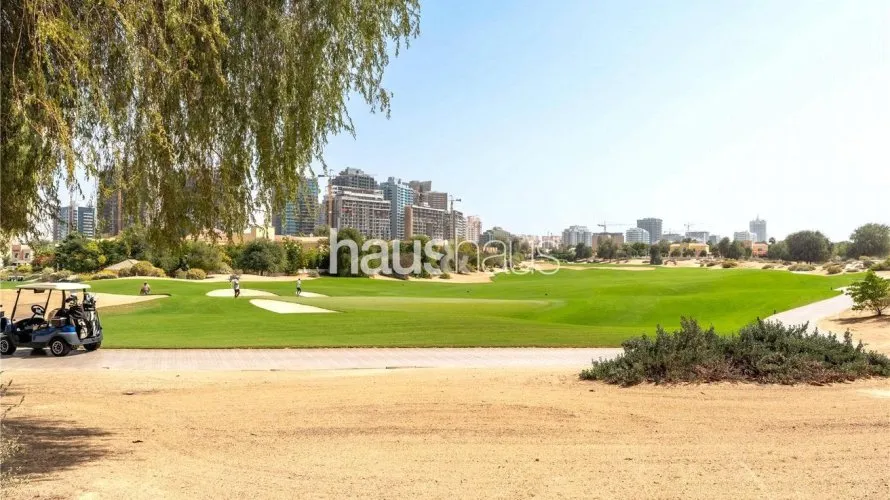 Villa de 5 chambres à Dubai Sports City, UAE No. 789 № 11