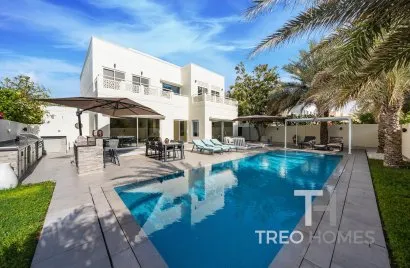 Villa de 4 chambres à Meadows, UAE No. 688