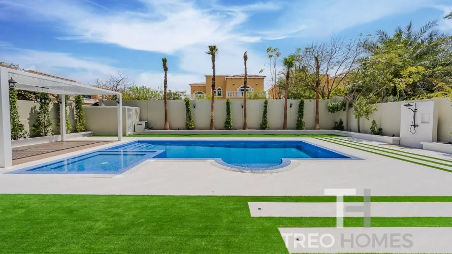 Villa de 5 chambres à Legacy, UAE No. 646 № 12