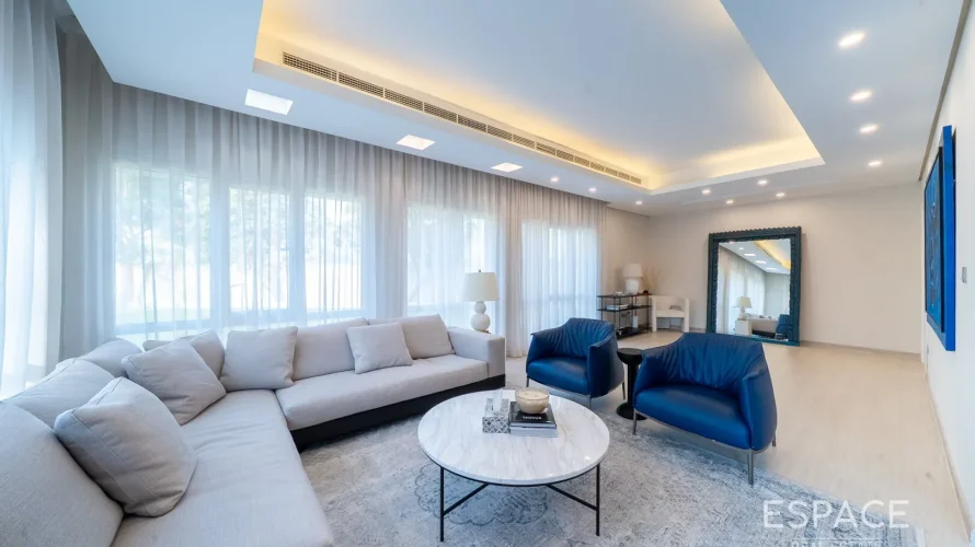 Villa de 6 chambres à Meadows, UAE No. 1022 № 1