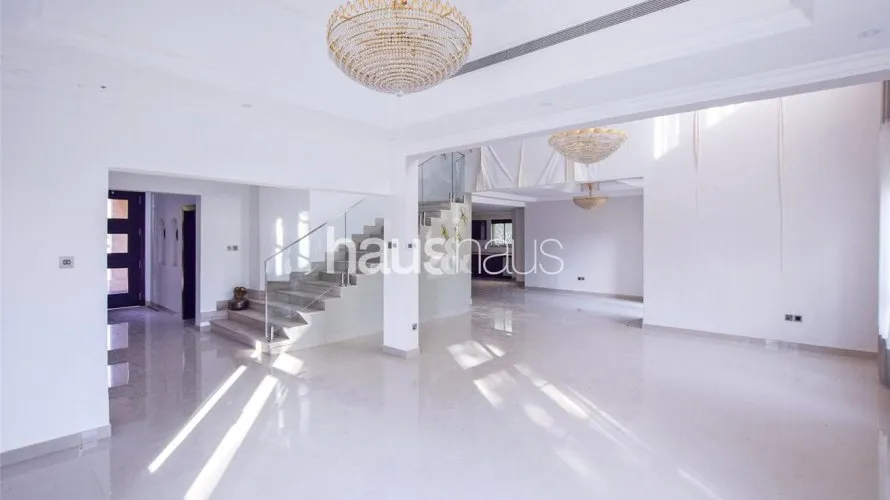 Villa de 4 chambres à Jumeirah Islands, UAE No. 831 № 2