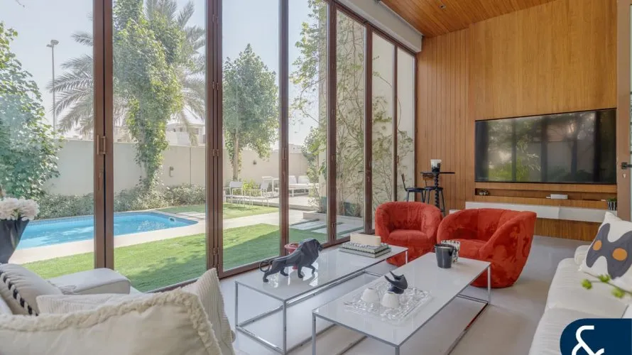 Villa de 5 chambres à Millennium Estates, UAE No. 1542 № 1