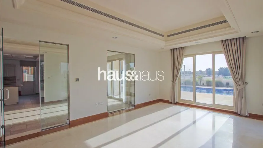 Villa de 6 chambres à Dubai Sports City, UAE No. 782 № 13