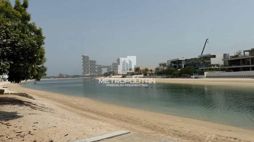 Villa de 4 chambres à Palm Jumeirah, UAE No. 1249 № 1