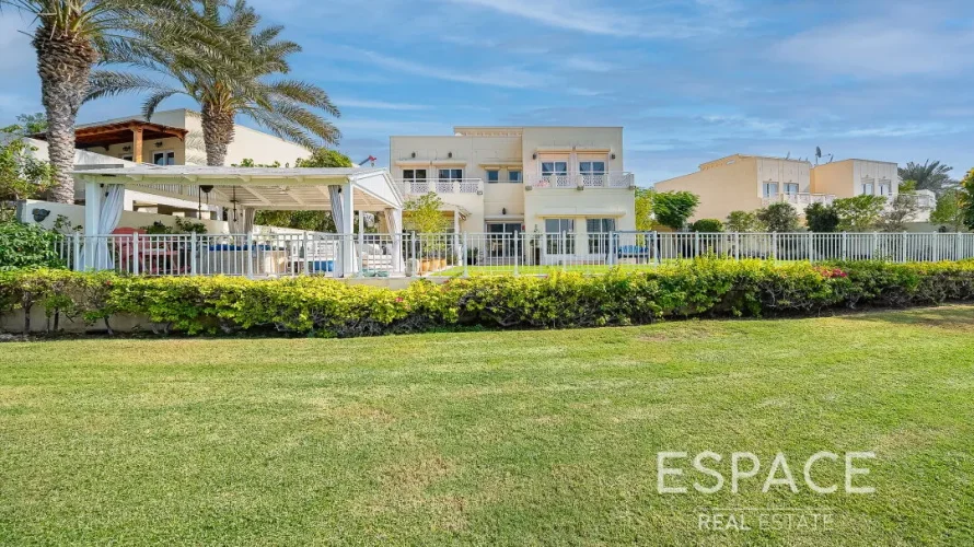 Villa de 5 chambres à Meadows 1, UAE No. 1049 № 13