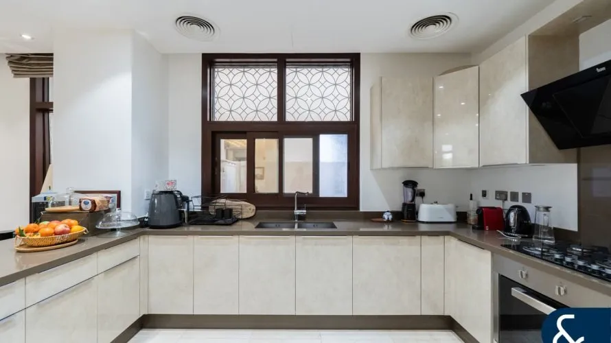 Villa de 4 chambres à Jumeirah Park Homes, UAE No. 1369 № 10