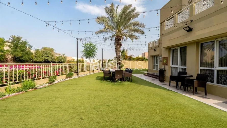 Villa de 6 chambres à Meadows, UAE No. 795 № 22