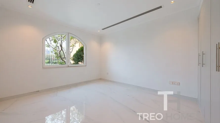 Villa de 5 chambres à Legacy, UAE No. 646 № 8