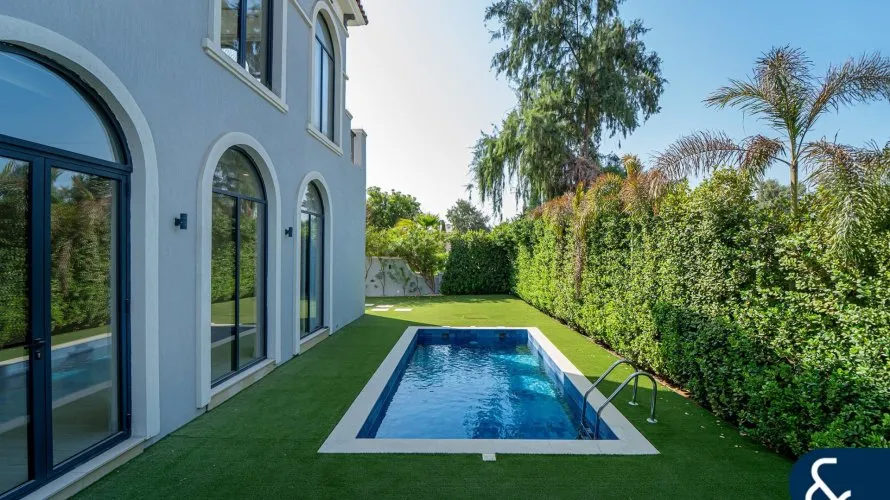 Villa de 5 chambres à Jumeirah Golf Estates, UAE No. 1305