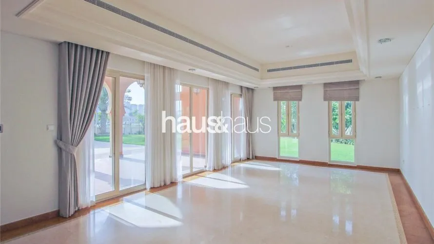 Villa de 6 chambres à Dubai Sports City, UAE No. 782 № 14