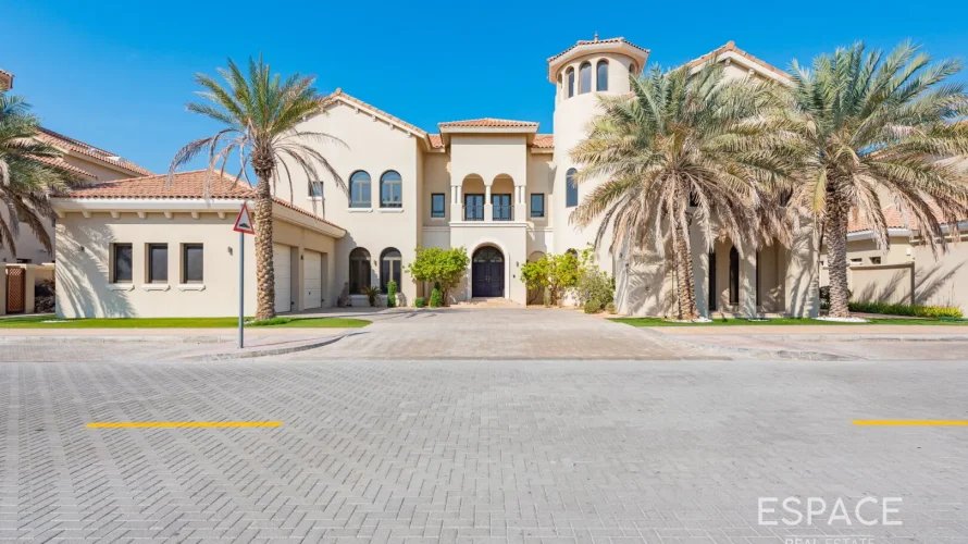 Villa de 6 chambres à Palm Jumeirah, UAE No. 1042