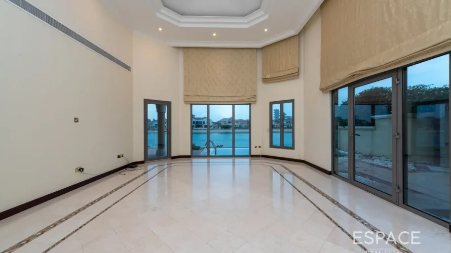 Villa de 4 chambres à Palm Jumeirah, UAE No. 1019