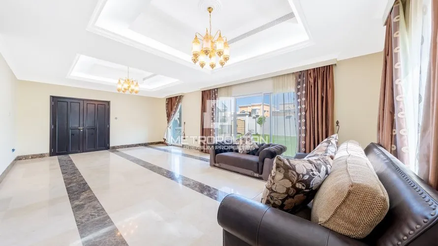 Villa de 6 chambres à Al Barsha, UAE No. 1274 № 3