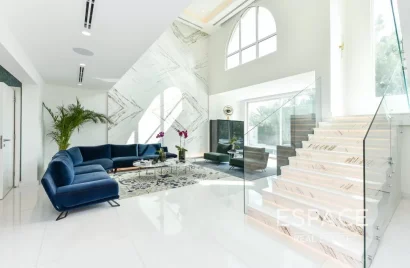 Villa de 4 chambres à Jumeirah Islands, UAE No. 1045