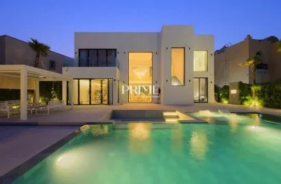 Villa de 4 chambres à Jumeirah Islands, UAE No. 959