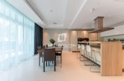 Villa de 4 chambres à Dubai Marina, UAE No. 666