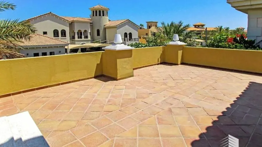 Villa de 4 chambres à Garden Homes, UAE No. 335 № 3