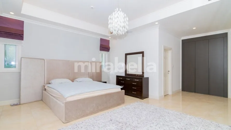 Villa de 4 chambres à Earth, UAE No. 305 № 5