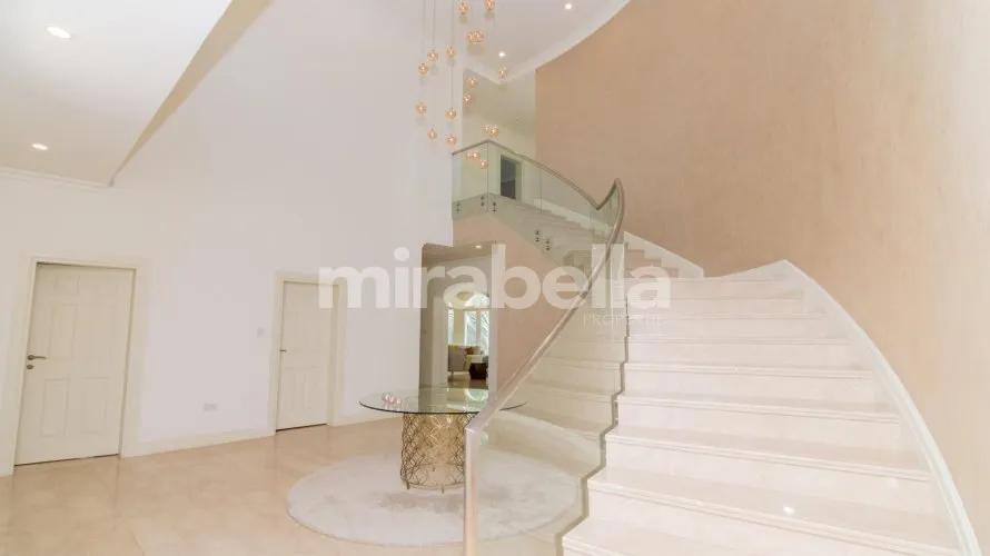 Villa de 4 chambres à Earth, UAE No. 305 № 4