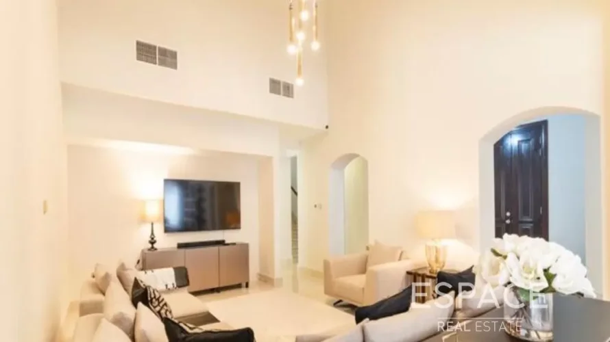 Villa de 6 chambres à Aseel, UAE No. 1025 № 3