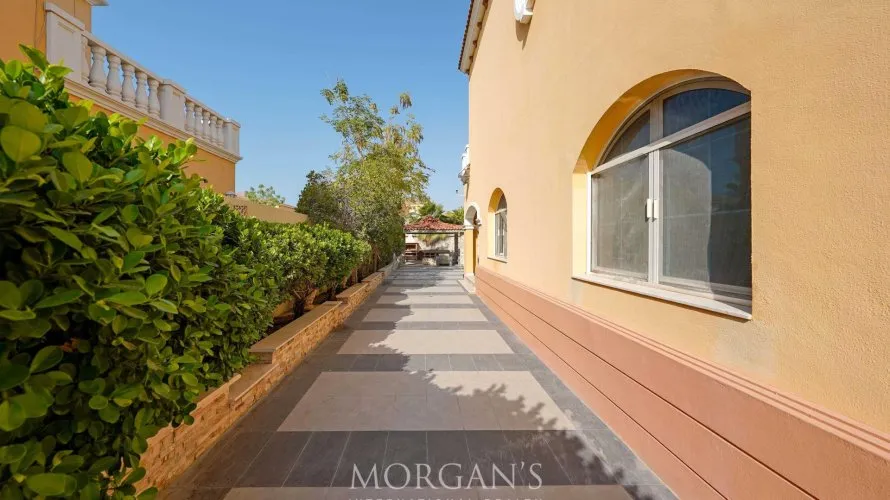 Villa de 5 chambres à Jumeirah Park, UAE No. 660 № 47