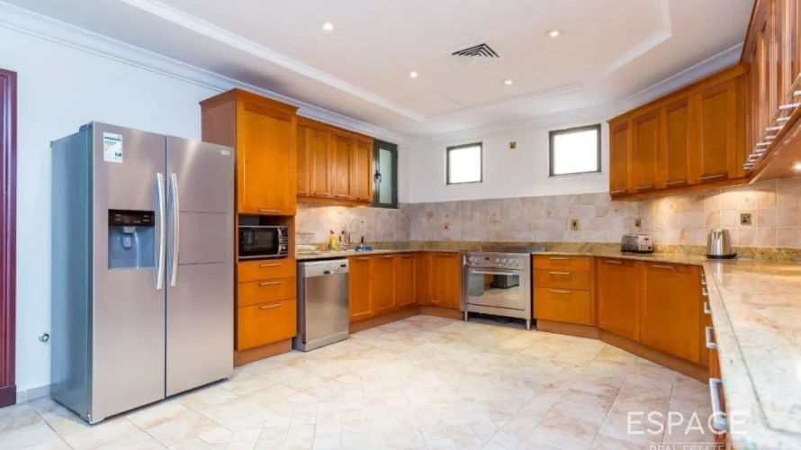 Villa de 4 chambres à Palm Jumeirah, UAE No. 1034 № 2