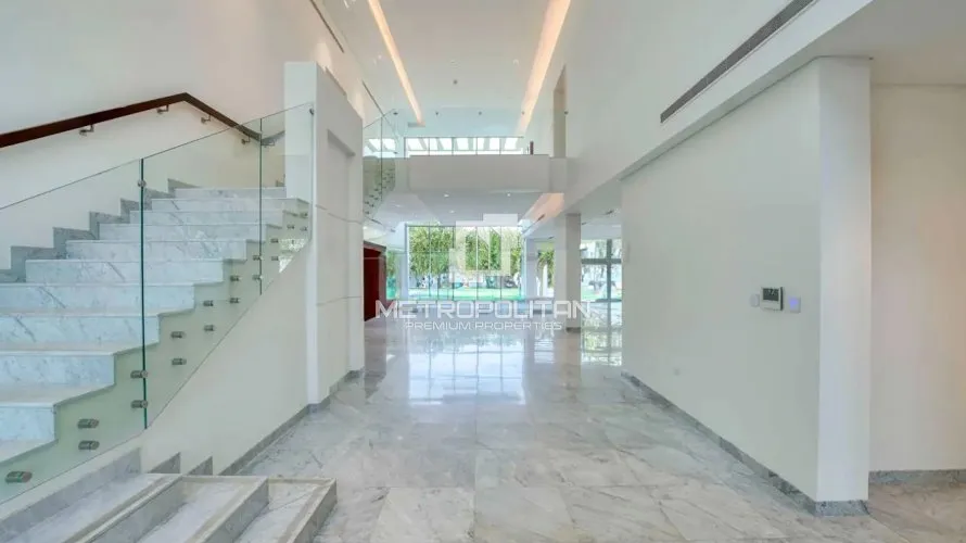 Villa de 6 chambres à District One, UAE No. 673 № 8