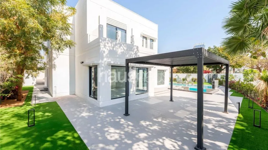 Villa de 6 chambres à Meadows, UAE No. 763 № 2