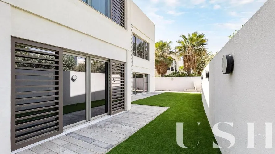 Villa de 5 chambres à District One, UAE No. 746 № 3