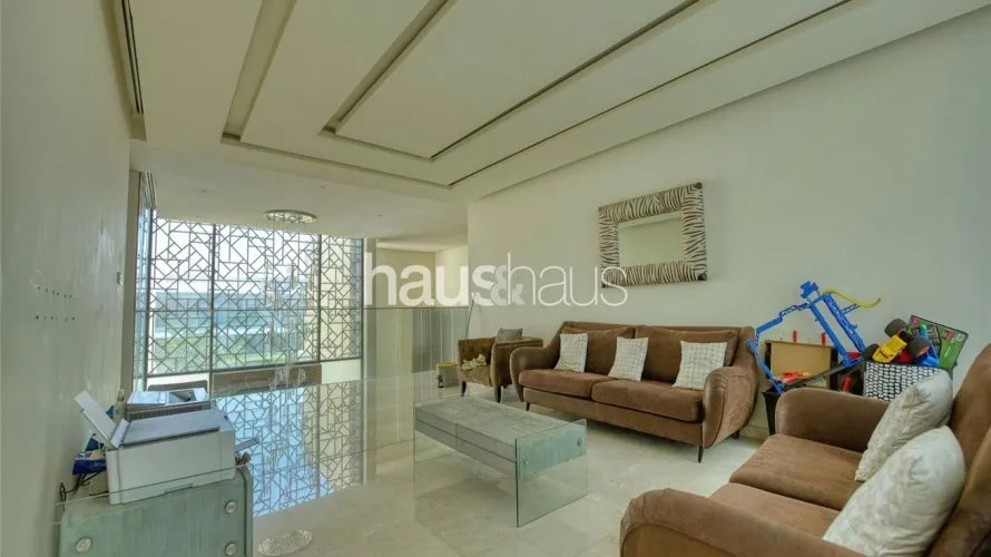 Villa de 6 chambres à Parkway Vistas, UAE No. 802 № 10