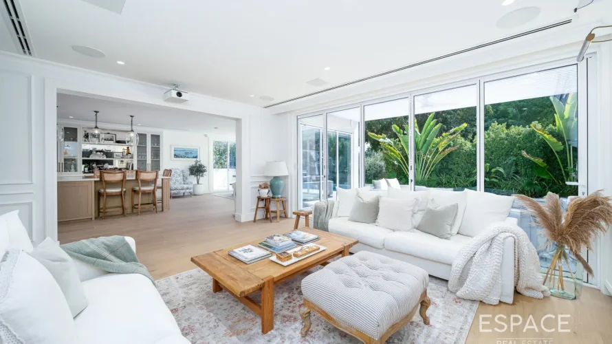 Villa de 4 chambres à Dubai, UAE No. 1021