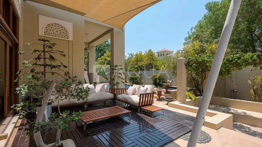 Villa de 6 chambres à Al Barari Villas, UAE No. 2500 № 1