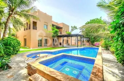 Villa de 6 chambres à Meadows, UAE No. 2400
