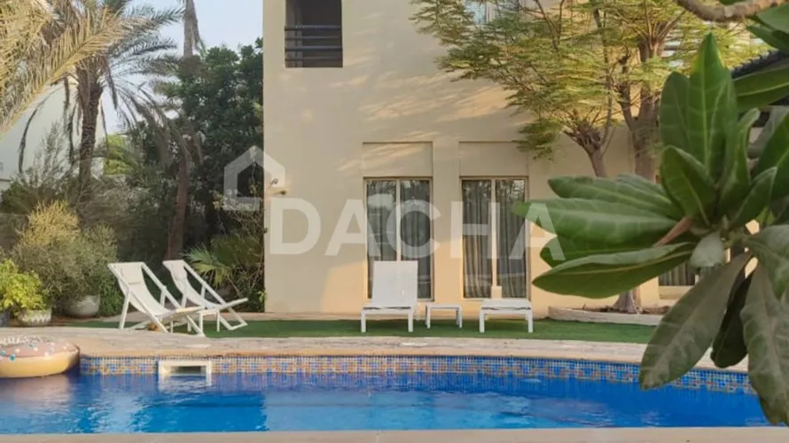 Villa de 6 chambres à Meadows, UAE No. 2400 № 14