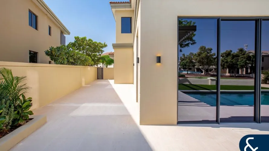Villa de 5 chambres à Jumeirah Golf Estates, UAE No. 2289