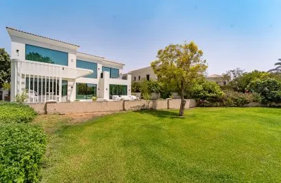 Villa de 5 chambres à Dubai, UAE No. 2259