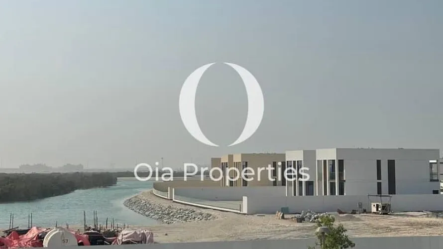 Villa de 5 chambres à Abu Dhabi, UAE No. 2233 № 1