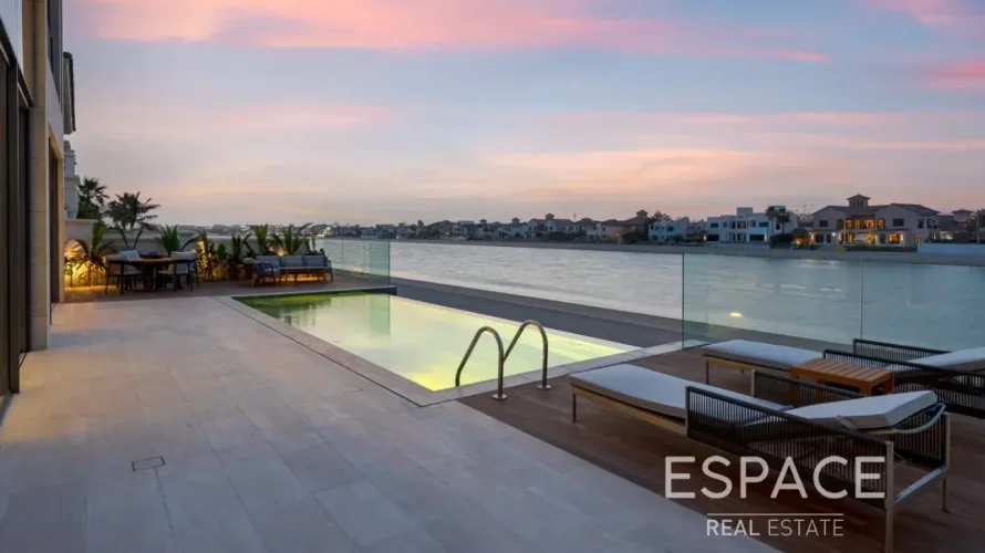 Villa de 5 chambres à Palm Jumeirah, UAE No. 3020 № 1