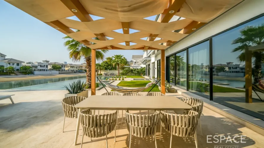 Villa de 5 chambres à Palm Jumeirah, UAE No. 3016