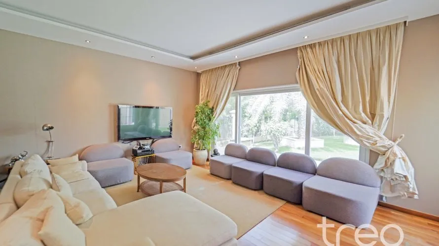 Villa de 5 chambres à Green Community West, UAE No. 2830 № 2