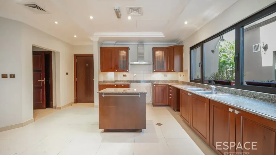 Villa de 6 chambres à Palm Jumeirah, UAE No. 2981 № 14