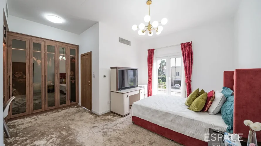 Villa de 4 chambres à Meadows 1, UAE No. 2991 № 4