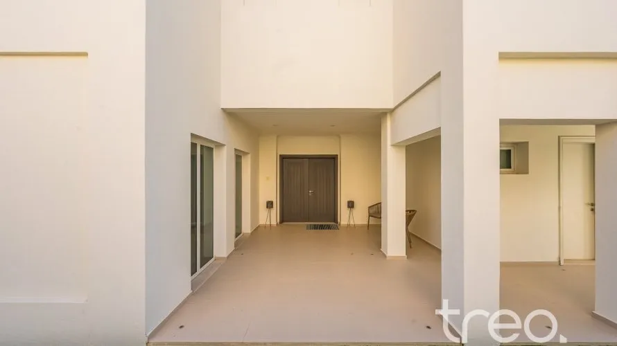 Villa de 4 chambres à Meadows, UAE No. 3089 № 1