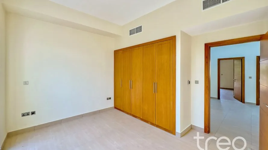 Villa de 4 chambres à Legacy, UAE No. 3664 № 2