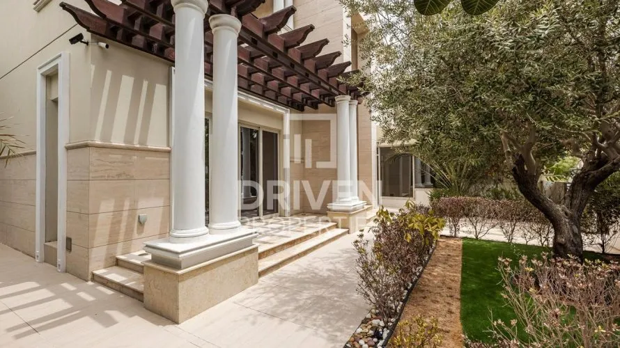 Villa de 4 chambres à District One, UAE No. 4046 № 1