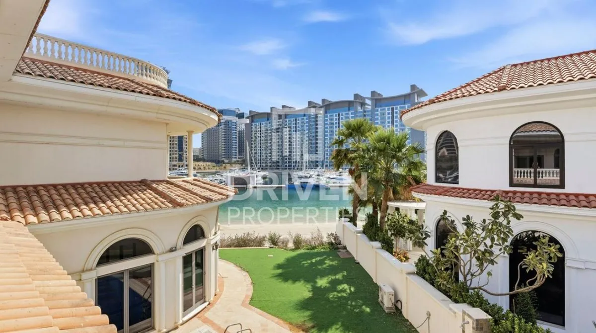 Villa de 6 chambres à Signature Villas, UAE No. 4323