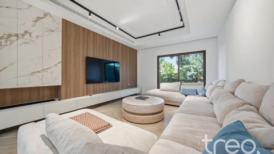 Villa de 4 chambres à Rasha, UAE No. 4185 № 1